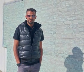 Mohamed, 33, Argos