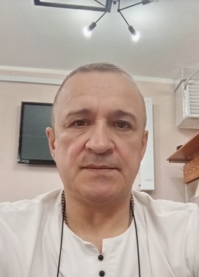 Илья из Чебаркули 18 лет