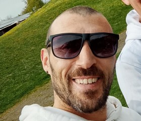 Roberto, 41, Backnang