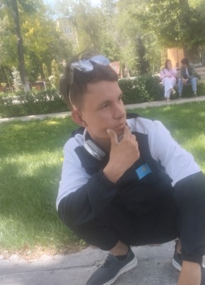 Александр из Шымкента 21 год
