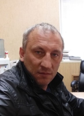 Игорь из Владивостока 53 года