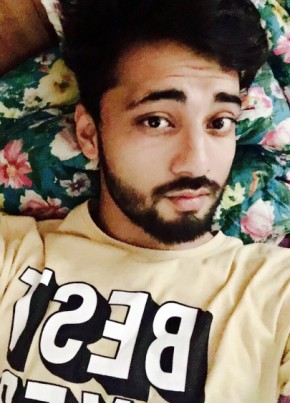 Raj Naik, 29, India, Niwai