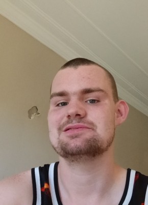 Daniel Hummel из Kalamazoo 23 года