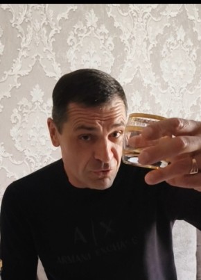 Михаил из Воронежа 44 года