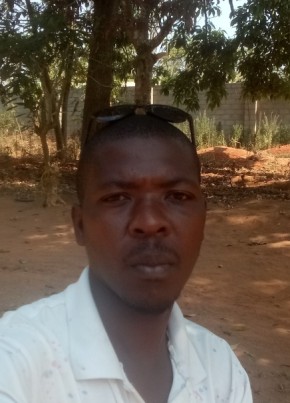 Harrison Manda, 35, Malaŵi, Mzuzu