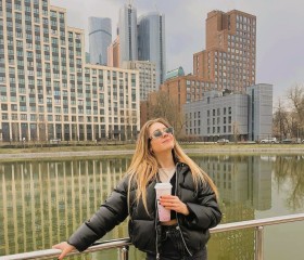 Alina, 28, Riga