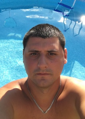 Роман из Воронежа 38 лет