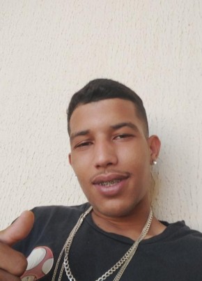 Matheus из Goianira 18 лет