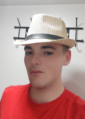 Ivan, 20, Russia, Moscow