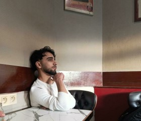 Taleb, 20, Brussels
