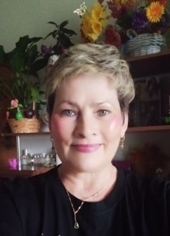 Марина, 61, Россия, Санкт-Петербург