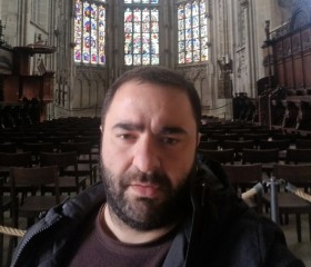 Irakli, 38, Tbilisi