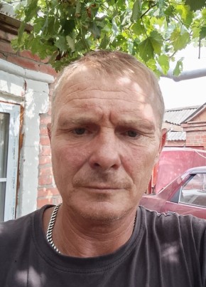 Константин из Егорлыкскаи 49 лет