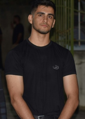 Amir из Reston 22 года