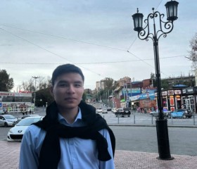 Umidzhon, 19, Irkutsk