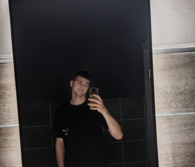 Ivan, 21, Pskov
