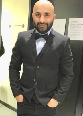 Ünal, 39, Türkiye Cumhuriyeti, İstanbul