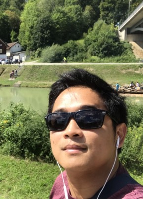 Albert Cruz, 33, Bundesrepublik Deutschland, München