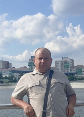 Анатолий из Челябинска 43 года