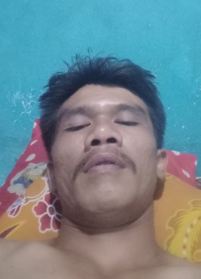 Yut из Djakarta 18 лет
