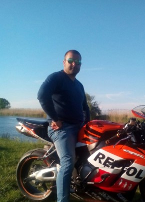 Руслан из Славянск На Кубани 42 года