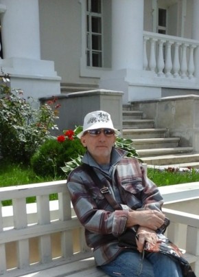 Александр, 66, Россия, Калуга