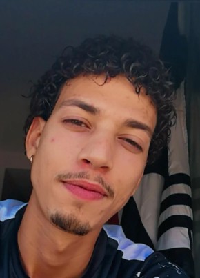 Mohamed, 26, République Française, Reims