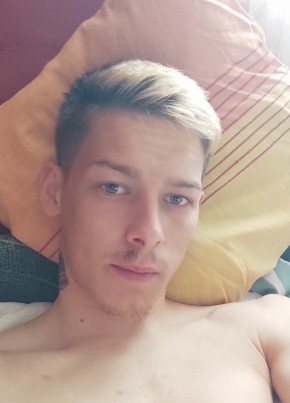 Adam, 21, A Magyar Népköztársaság, Vésztő