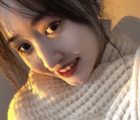 Qing, 26, Chengdu