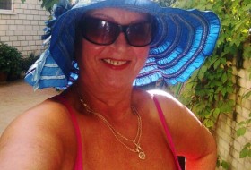 Tanya, 66 - Just Me