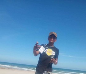 Michell el 19, 24, Apodaca