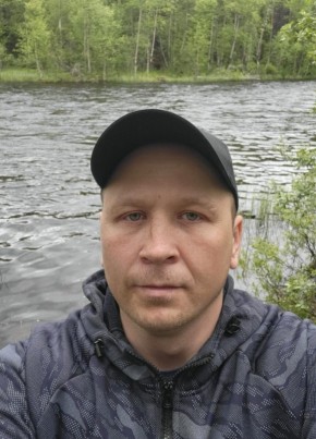Максим из Оленегорска 40 лет
