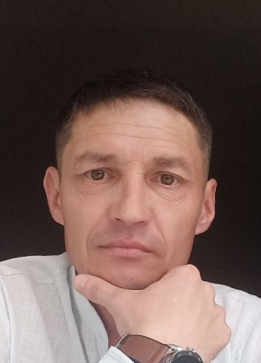 Максим из Казани 48 лет