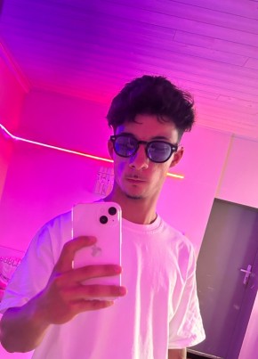 S'il из Lyon 18 лет