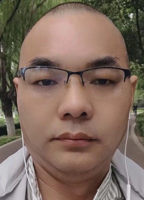晁军, 42, 中华人民共和国, 周口市