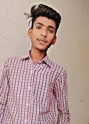 Aryan, 18, India, Varanasi