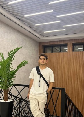 Arthur из Farghona 20 лет