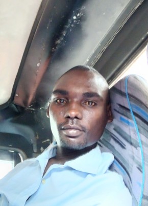 Haron, 29, Kenya, Eldoret