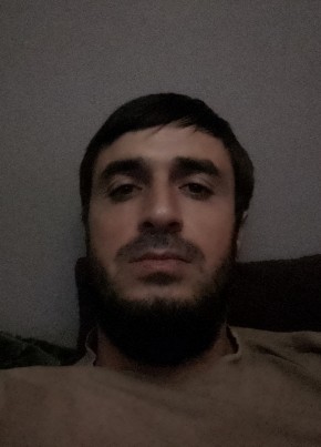 Амир из Махачкалы 31 год