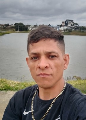 Wesley Martins из Guarapuava 33 года