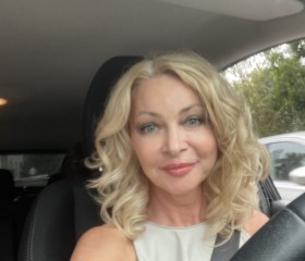 Larisa, 49, Saint Petersburg