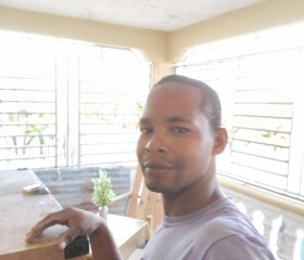 Albaro, 27, Port-au-Prince