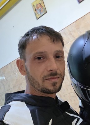 Alex из Sectorul 3 18 лет