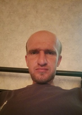 Виктор из Новороссийска 32 года