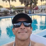 Red, 50  , Jacksonville (State of Florida)