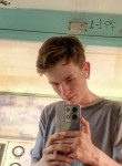Aleksandr, 19, Svobodnyy