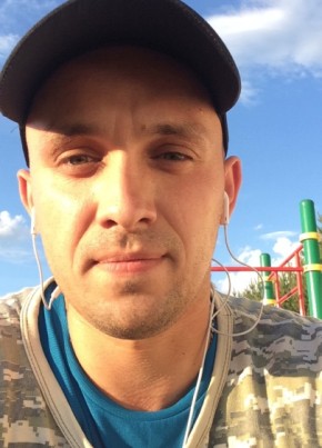 Илья, 36, Россия, Клинцы