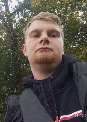 Илья из Новосибирска 22 года