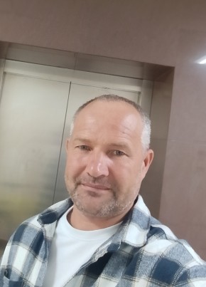 Константин из Новосибирска 48 лет
