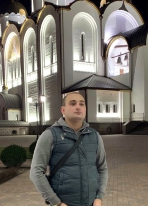 Михаил из Кабардинки 26 лет